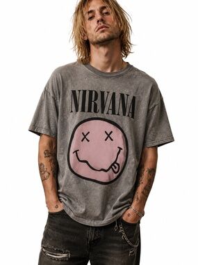 Nirvana Top 3X Smiley Face Thrashed Distressed Vintage Y2K Grunge T-Shirt